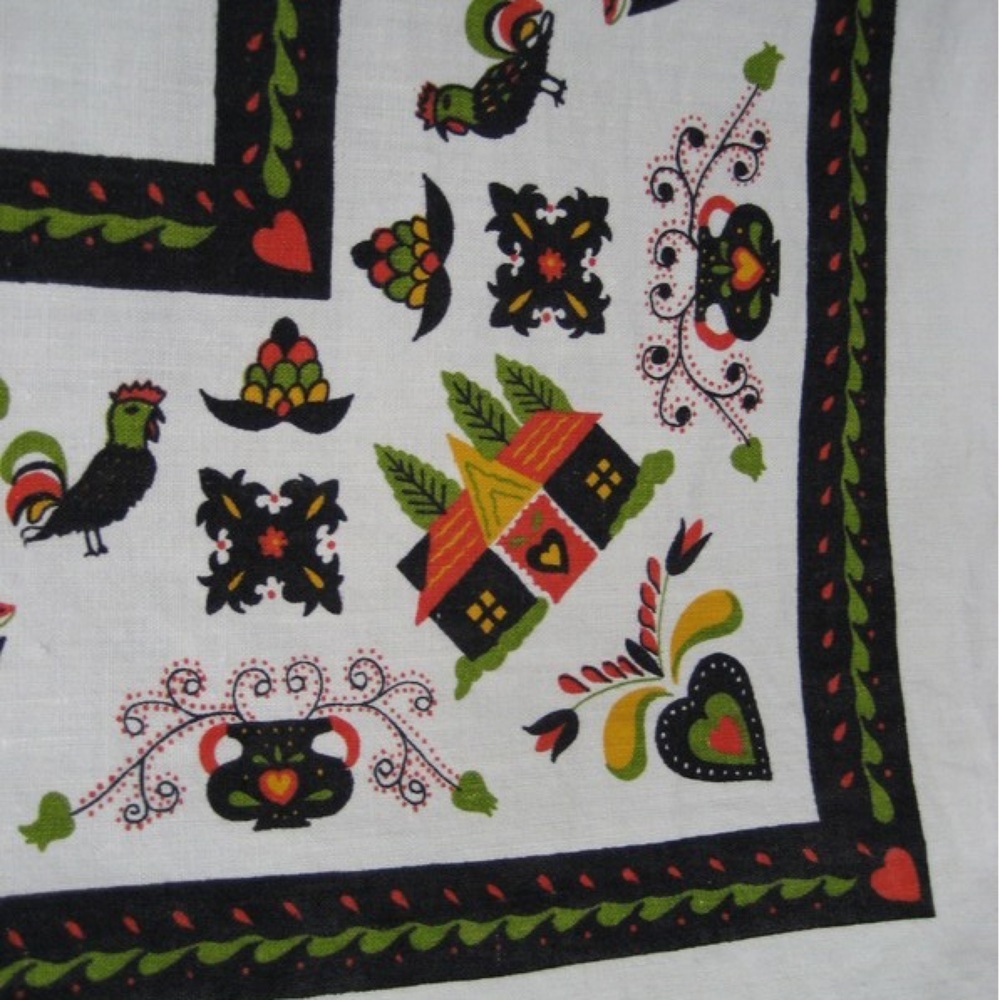 Vintage Linen Table Cloth Alfresco dining New England style Folk Art pattern​​